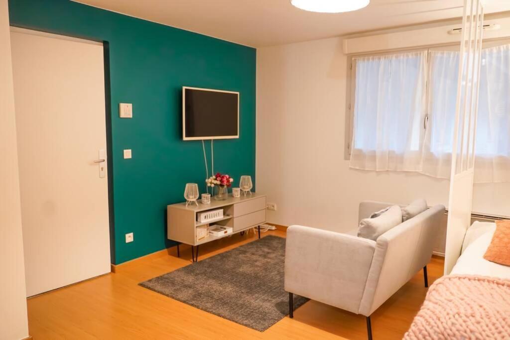 Le Confortable-Cosy Studio A 3 Minutes Du Metro Pantin Exterior foto