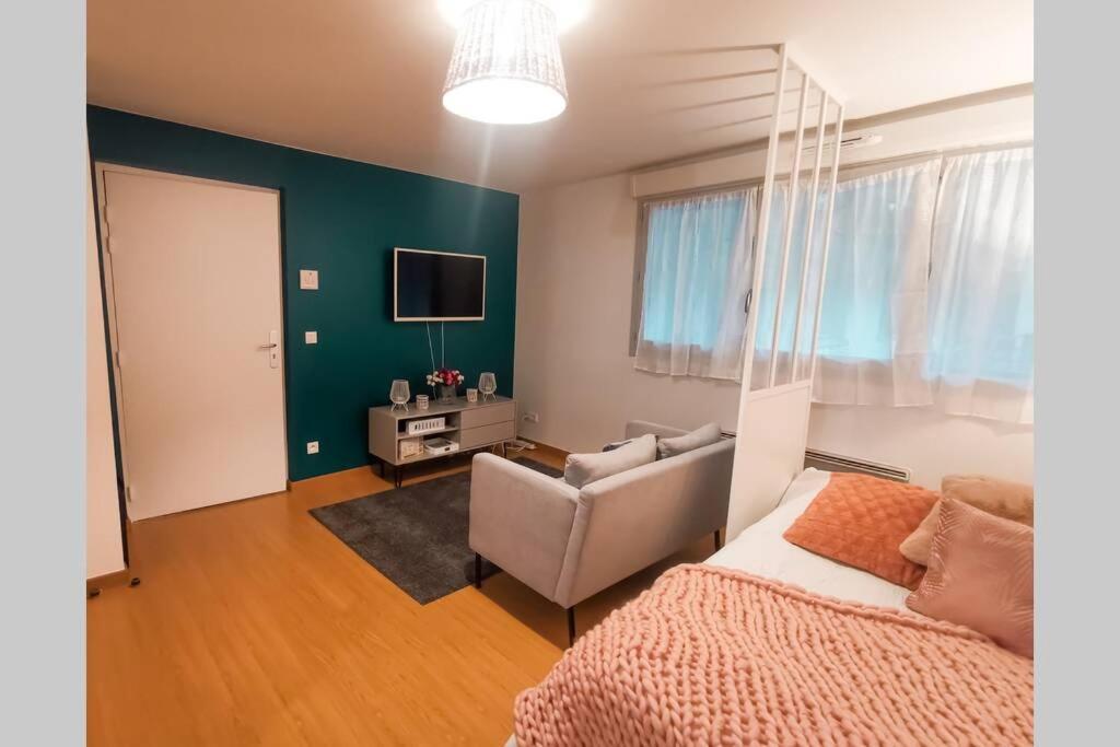 Le Confortable-Cosy Studio A 3 Minutes Du Metro Pantin Exterior foto